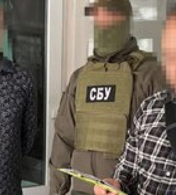 СБУ взяла экс-депутата-коммуниста – &quot;наводил ракеты в Запорожье&quot;. Фото его &quot;иконостаса&quot;
