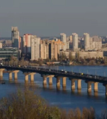 У Києві лунають вибухи під час повітряної тривоги