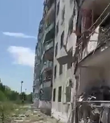 Росіяни обстріляли селище в Харківській області: поранені жінка та 15-річний хлопець