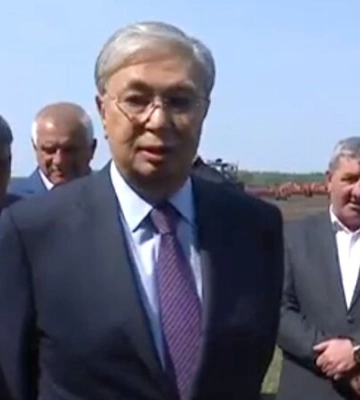 «Ядерное оружие на всех». Токаев высмеял предложение Лукашенко по поводу союза с Беларусью и РФ — видео