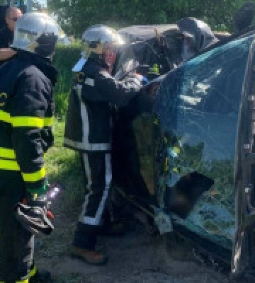 На Білоцерківщині внаслідок зіткнення авто з деревом загинули двоє молодих людей
