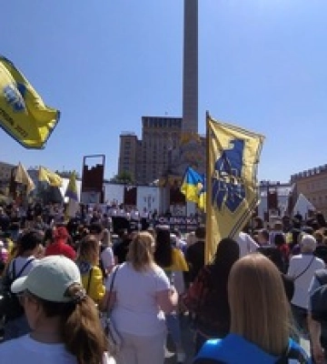 &quot;Чекаємо додому героїв Маріуполя&quot;: у Києві пройшла акція пам&#039;яті захисників Азовсталі, фото