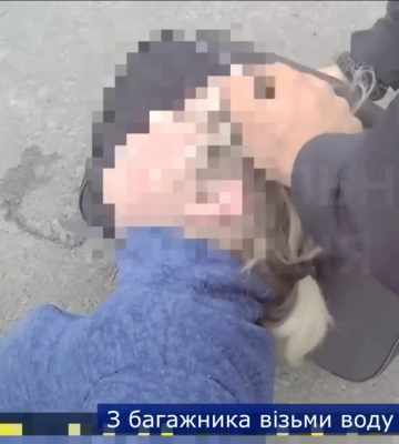 Дубенські патрульні допомогли жінці, якій раптово стало зле (ВІДЕО)