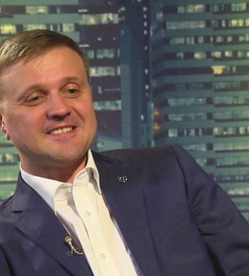 Послідовник &quot;Вальки-стакан&quot;: у Держдумі депутат родом з Черкащини закликав заборонити українську мову