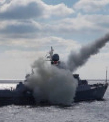 рашисти здійнили ротацію ракетоносіїв в Чорному морі: загальний залп 16 ракет