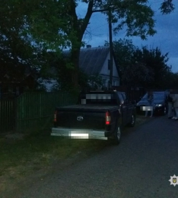 На Черкащині маленький хлопчик раптово вибіг на дорогу просто під колеса автівки (ФОТО)