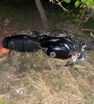 На Одещині мотоцикл врізався у паркан, внаслідок чого загинув підліток (ФОТО)