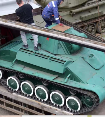 Украденный в Мелитополе старый танк прибыл на россию (фото, видео)