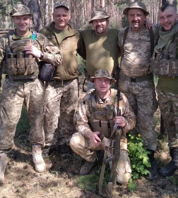 Єдиним кулаком: на фронті воюють четверо синів, зять та троє онуків матері-героїні з Волині