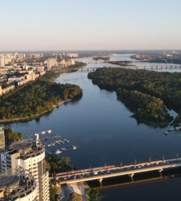 Який рівень забрудненості повітря та радіаційний фон у Києві 30 травня