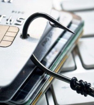 За вихідні шахраї ошукали вісьмох жителів Сумщини майже на 200 тис. грн