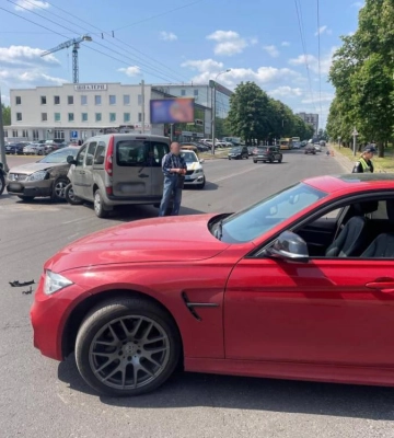 Потрійна ДТП у Рівному: постраждалих немає