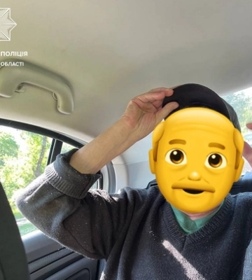 У Луцьку біля «Гостинця» автівка збила двох підлітків на самокаті, один хлопець - у лікарні