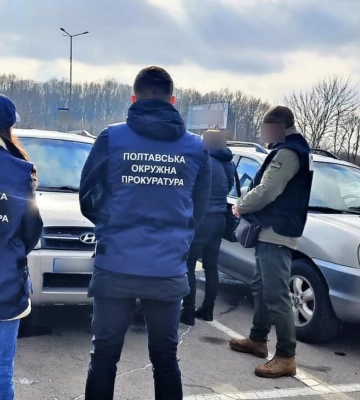 Прокуратура передала ЗСУ сім автівок перекупника з Полтавщини