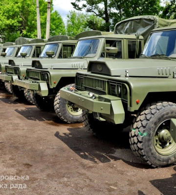 Від початку повномасштабної війни Дніпро відправив оборонцям на фронт понад 600 вантажівок і легковиків - Філатов