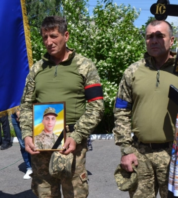 У Глухові попрощались із захисником України