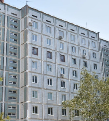 В Умані понад місяць ліквідують наслідки удару ракети в житловий будинок