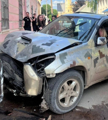 На Львівщині нетвереза водійка за кермом збила на тротуарі працівницю поліції