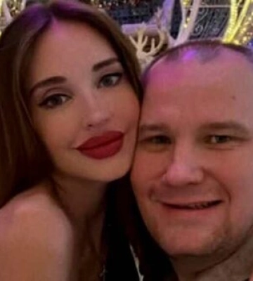 &quot;Слуга народа&quot; Торохтий во время войны отдыхает за границей и ездит на новом автомобиле за 7 миллионов, - СМИ. ФОТО