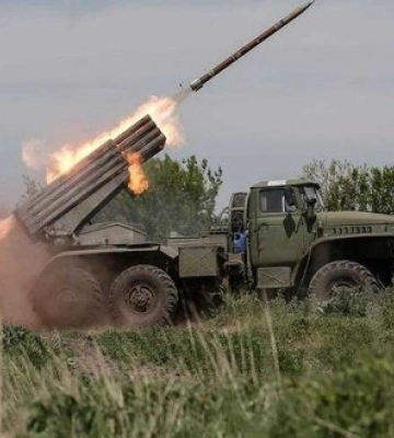 Війська РФ зосереджують основні зусилля на спробах повної окупації Луганщини та Донеччини, за добу ЗСУ відбили 22 ворожі атаки, - Генштаб