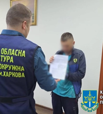 Зарезал родителей кухонным ножом: сына-убийцу в Харькове отправили под арест