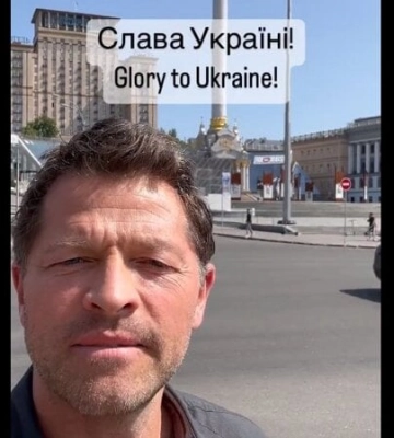 «Слава Украине!». Звезда сериала Сверхъестественное Миша Коллинз опубликовал видео из Киева