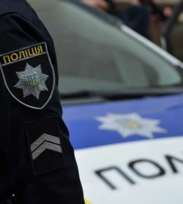 Висовувала ноги з вікна: у Києві зупинили авто з п’яною дебоширкою (ВІДЕО)