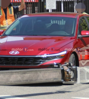 Популярний в Україні: на дорогах помітили новий Hyundai Elantra