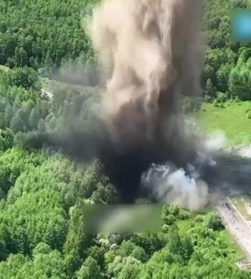 Росіяни підірвали ділянку дороги поблизу монументу &quot;Три сестри&quot;, що на кордоні України, Білорусі та РФ