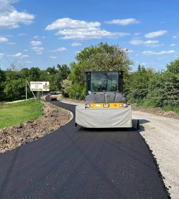 Дорогу на Хорошеве капітально ремонтують під Харковом