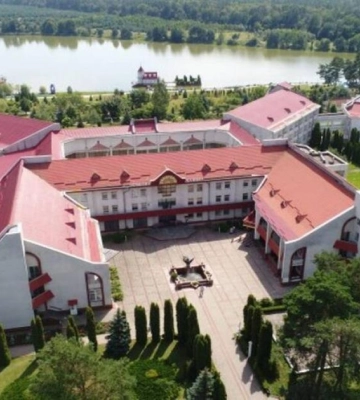 Чи справді перлину Рівненщини контролюють росіяни та виводять звідти мільйони? (ВІДЕО)