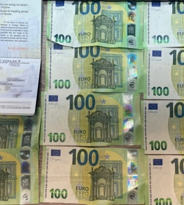 Прикордонників хотів підкупити чоловік, який скористався чужим паспортом