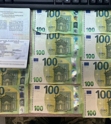 На кордоні з Румунією прикордонники затримали хабарника