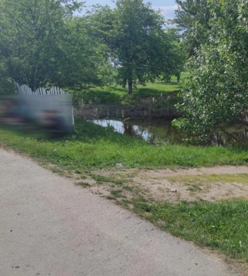 Не впоралась з керуванням і впала у воду: на Рівненщині загинула дитина (ВІДЕО)