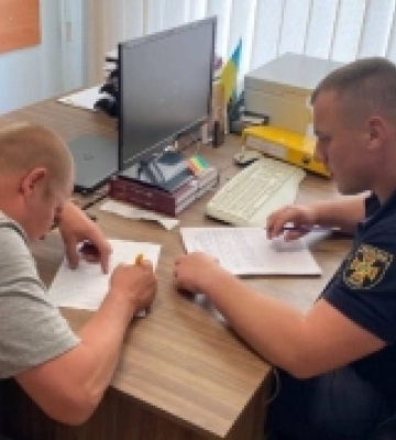 У Боратинській громаді оштрафували чоловіка за спалення сухостою