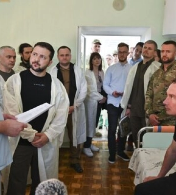 Зеленський в Одесі відвідав поранених військових і вручив нагороди. ФОТОрепортаж