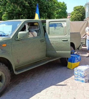Авто для військових, на яке збирали гроші у центрі Луцька, відправили на схід