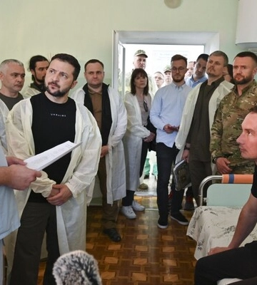 В Одеському госпіталі президент Зеленський вручив нагороди пораненим бійцям та військовим медикам