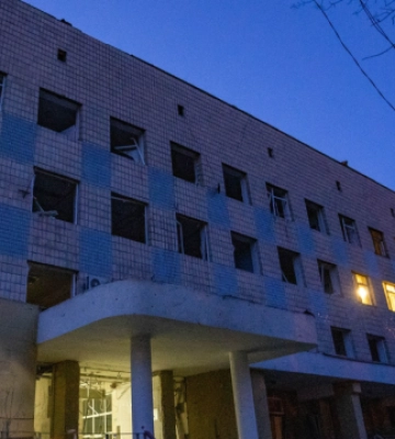 Деснянська РДА: Під час балістичного обстрілу в укриття потрапила лише частина людей