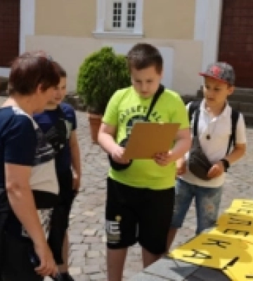 В Ужгороді для школярів провели тематичні екскурсії-квести