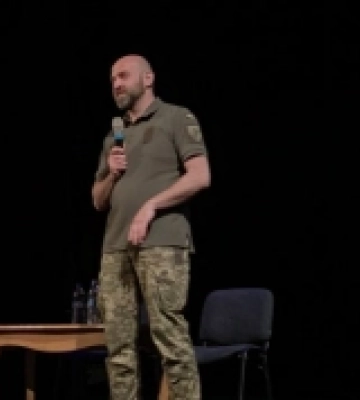 «Найкращі книги про війну напишуть ті, хто не писали до цього»: у Рівному відбулася творча зустріч з Павлом Казаріним. РЕПОРТАЖ