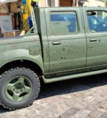 З Луцька на фронт відправили автомобіль та благодійну допомогу