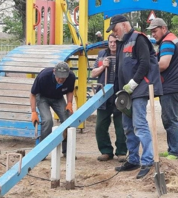 У Миколаєві близько 50 майданчиків потребують ремонту: їх поступово лагодять