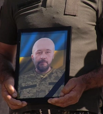Мав позивний &quot;Байрактар&quot;: у Рівному попрощалися із захисником України (ВІДЕО)
