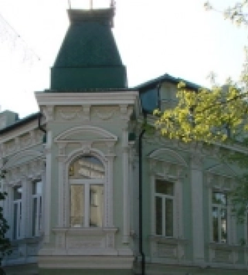 Прокурори вимагають укласти охоронний договір на старовинний будинок у Луцьку
