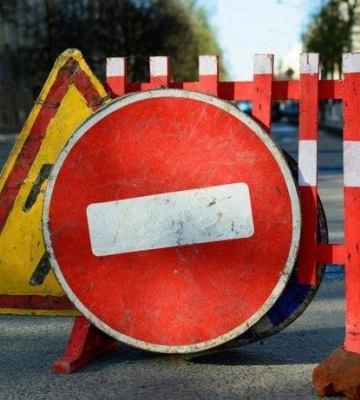 У Полтаві частково перекрили рух транспорту вулицею Козака У Полтаві частково перекрили рух транспорту вулицею Козака