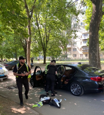 Стрельба в Одессе: на месте погибла женщина, в скорой — водитель авто