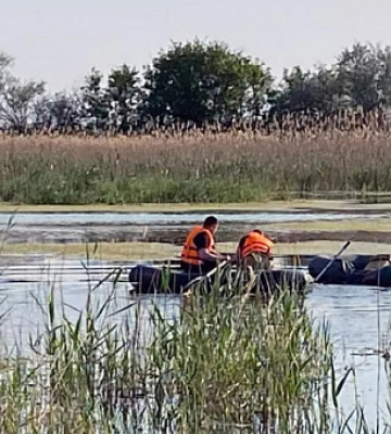 На Никопольщине из реки достали тело мужчины