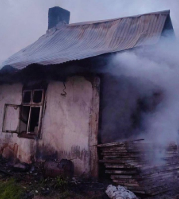 У Зимній Воді вночі палав житловий будинок