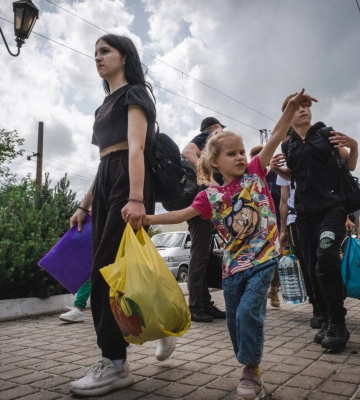 Евакуація: Рятувальники перевезли 59 людей до Покровська — на поїзд